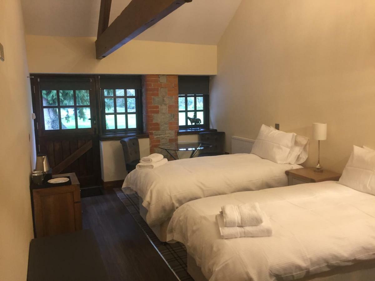 卡迪夫 Pencoed House Estate旅馆 外观 照片